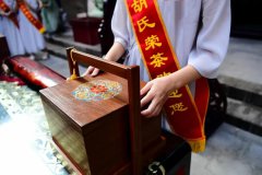 胡氏荣茶&唐都漆器&长昇源|匠心联名·礼赠中秋